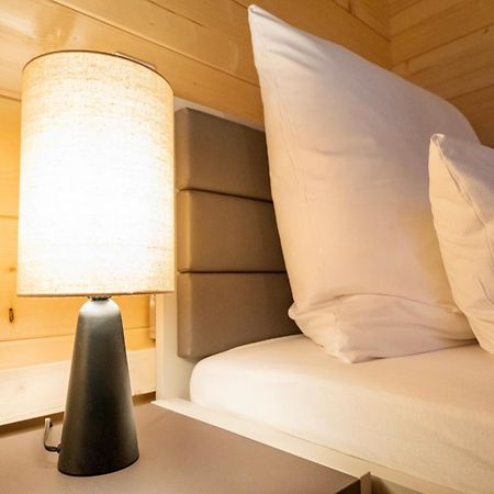 Netten Naturerlebnis Holz-Chalets Daun Buitenkant foto
