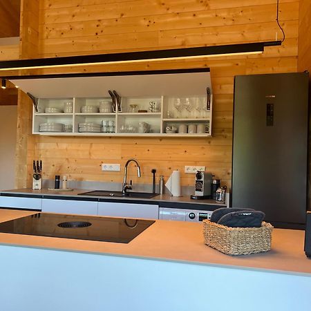 Netten Naturerlebnis Holz-Chalets Daun Buitenkant foto