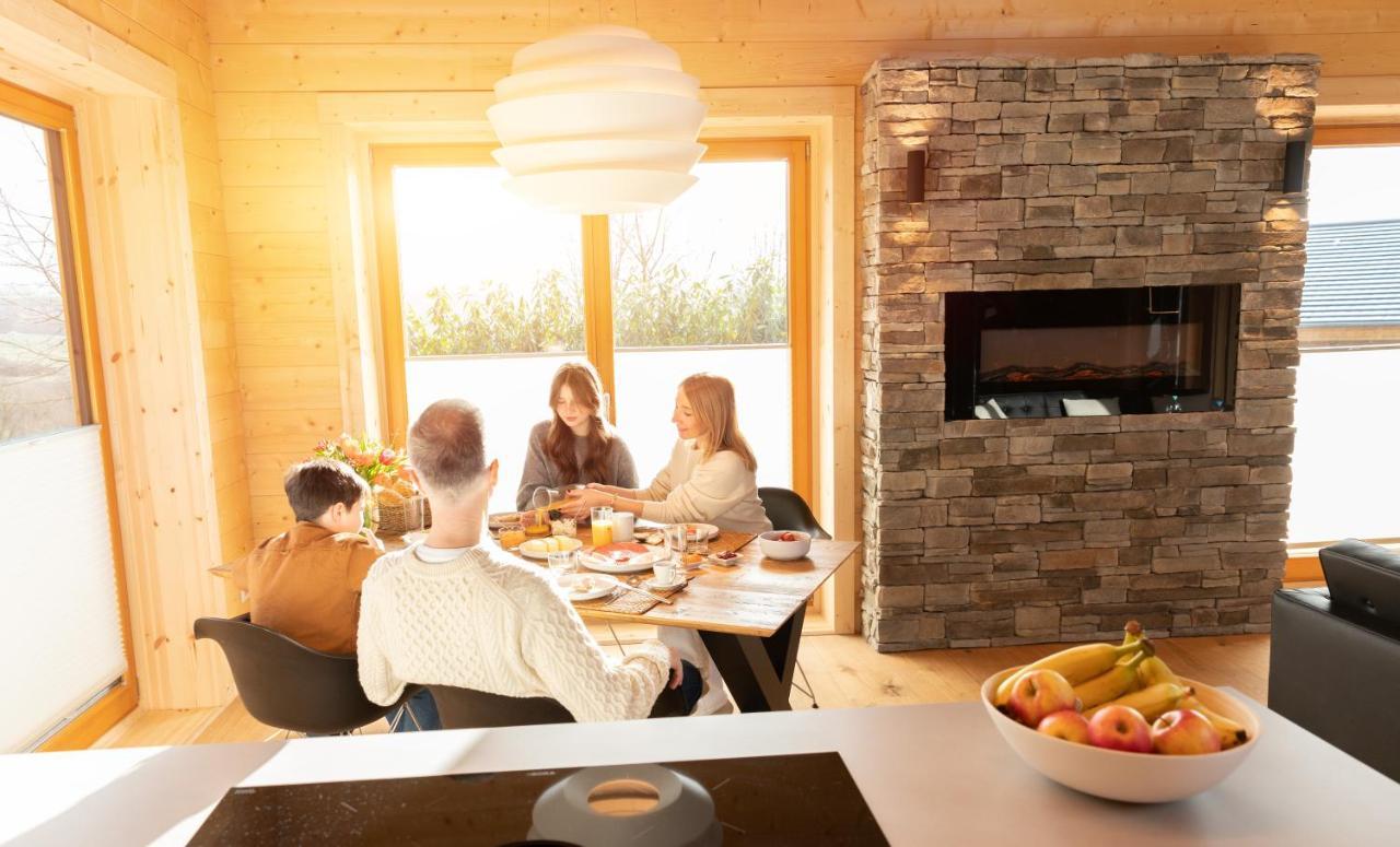 Netten Naturerlebnis Holz-Chalets Daun Buitenkant foto