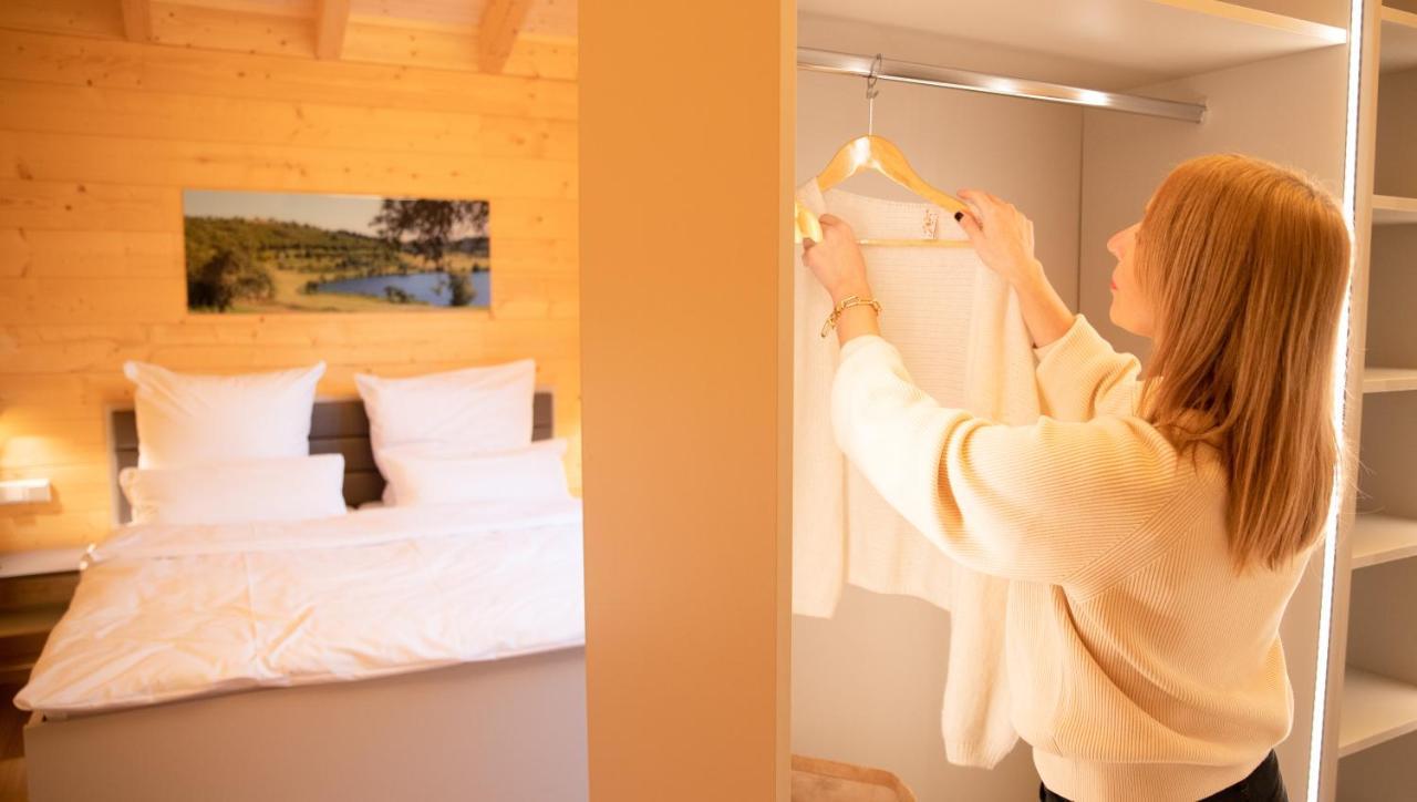 Netten Naturerlebnis Holz-Chalets Daun Buitenkant foto