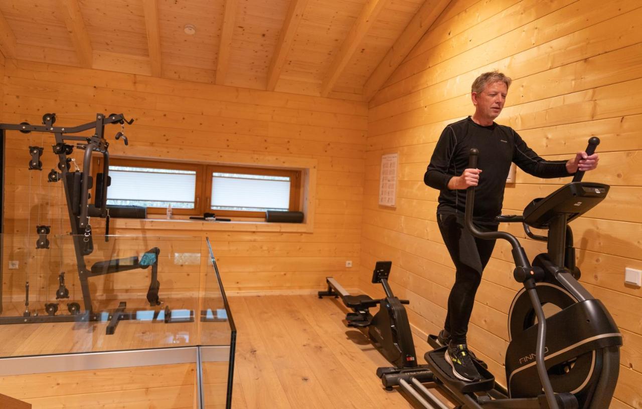 Netten Naturerlebnis Holz-Chalets Daun Buitenkant foto