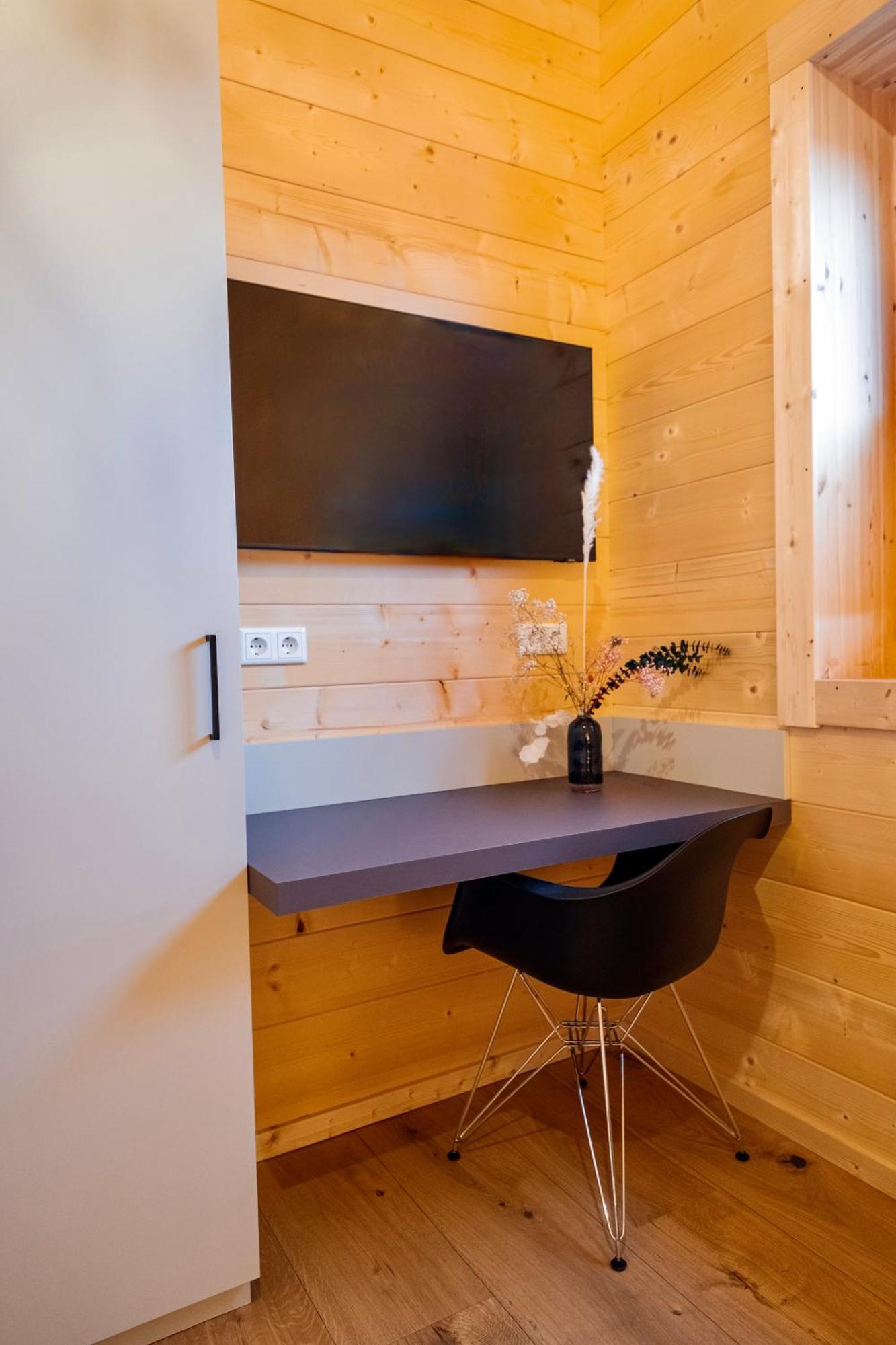Netten Naturerlebnis Holz-Chalets Daun Buitenkant foto