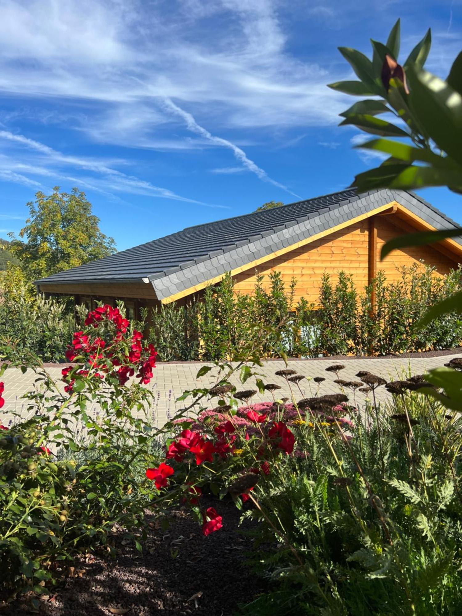 Netten Naturerlebnis Holz-Chalets Daun Buitenkant foto