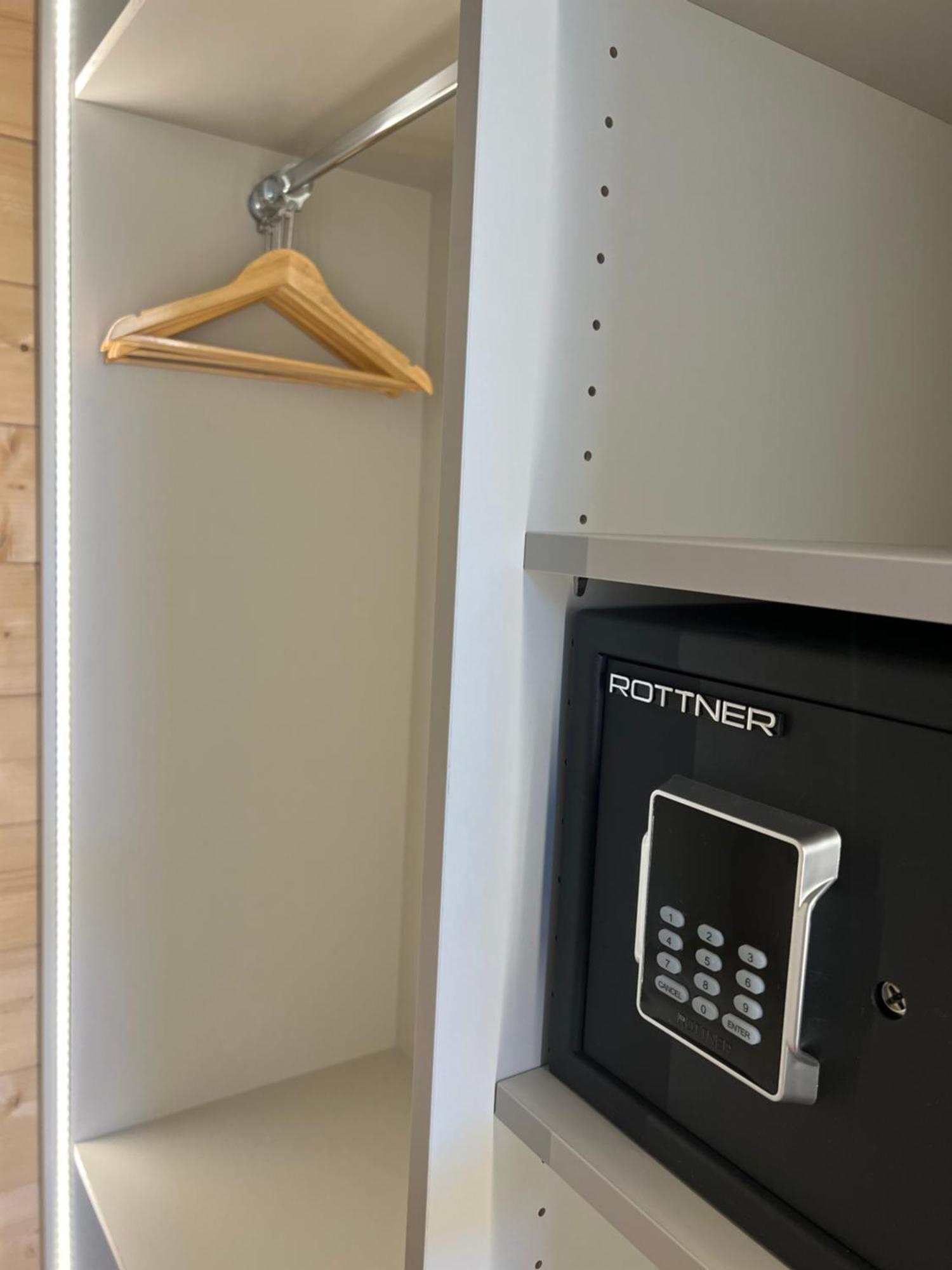 Netten Naturerlebnis Holz-Chalets Daun Buitenkant foto