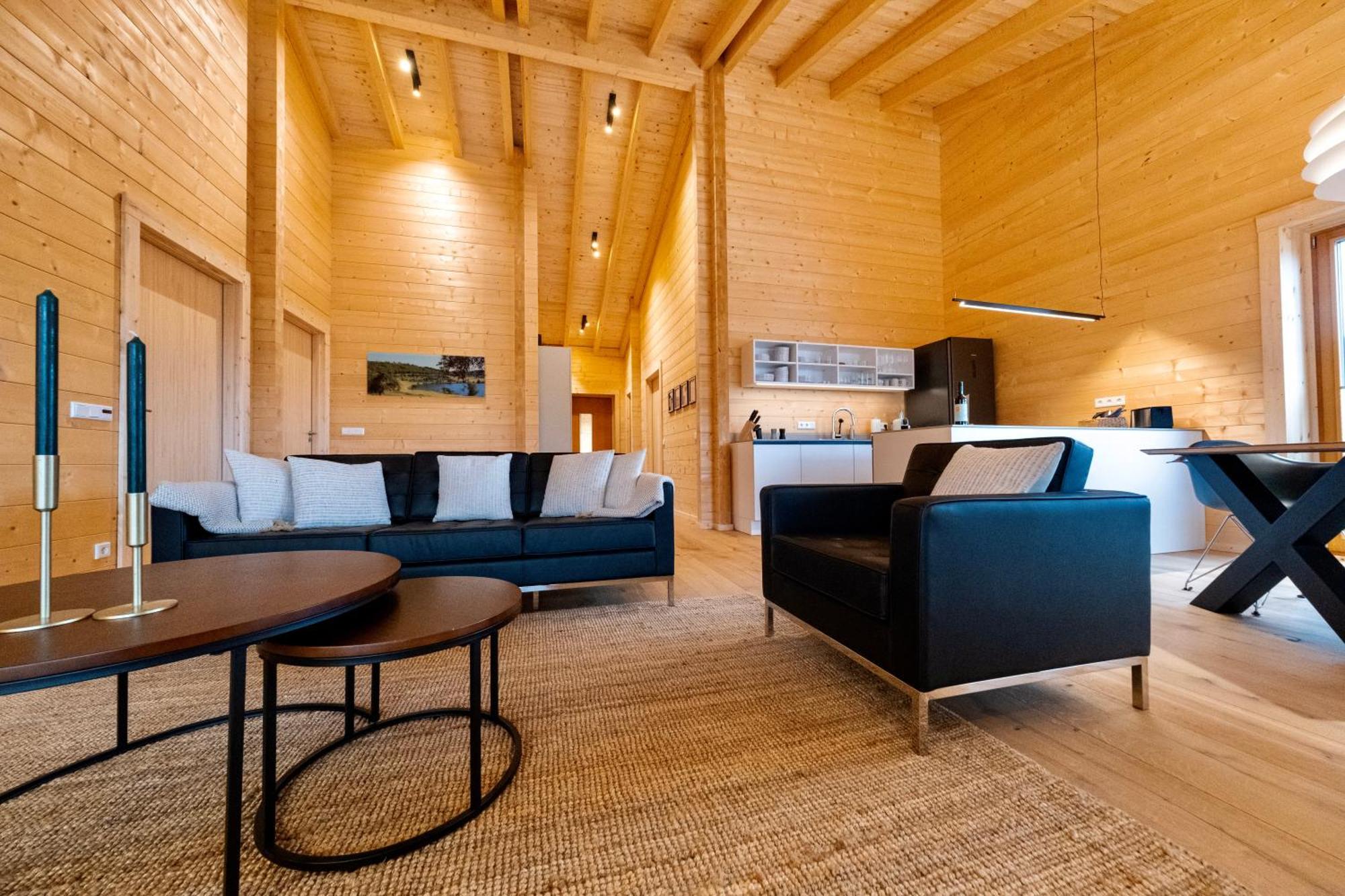 Netten Naturerlebnis Holz-Chalets Daun Buitenkant foto