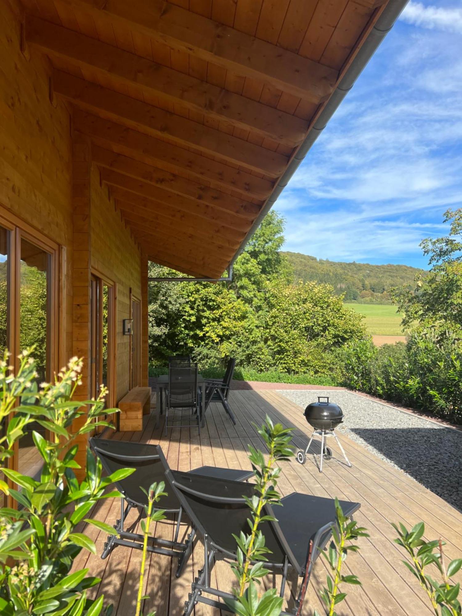 Netten Naturerlebnis Holz-Chalets Daun Buitenkant foto