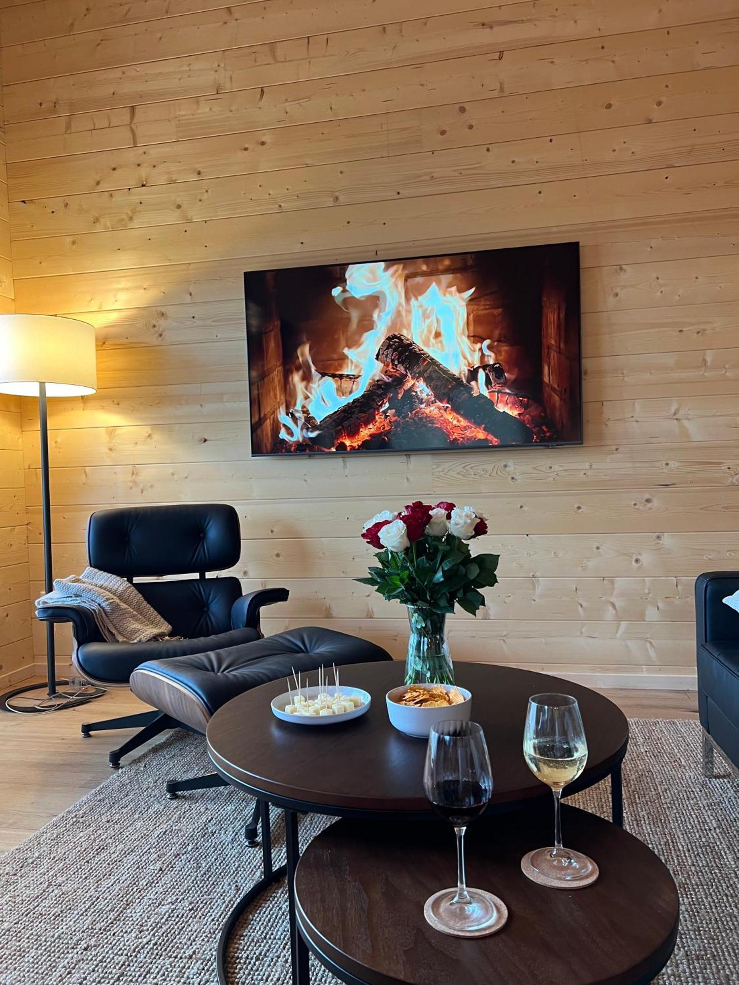 Netten Naturerlebnis Holz-Chalets Daun Buitenkant foto